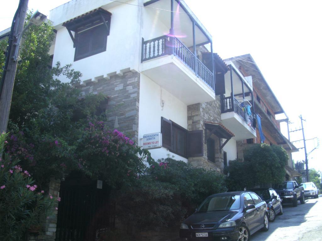 Papatzikos Traditional Guesthouse Néos Marmarás Exterior foto