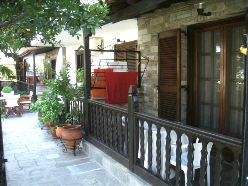 Papatzikos Traditional Guesthouse Néos Marmarás Exterior foto