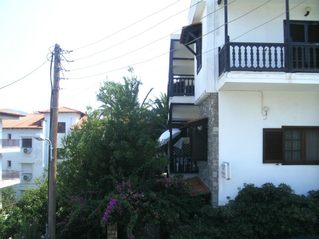 Papatzikos Traditional Guesthouse Néos Marmarás Exterior foto